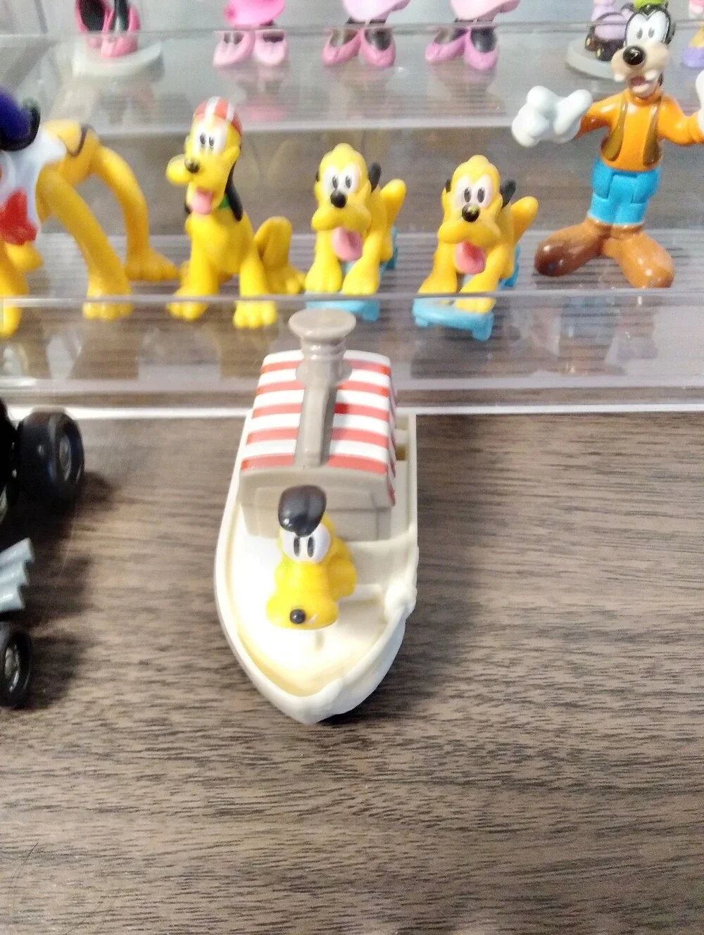 Disney Mickey & Friends Bundle (37) Pieces.